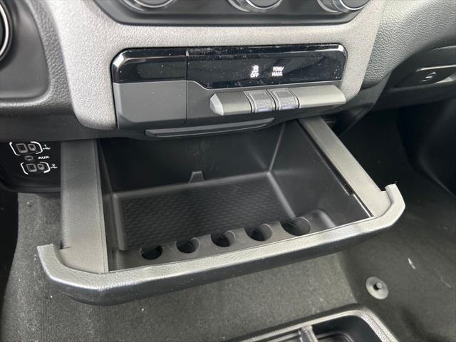 2024 RAM Ram 1500 RAM 1500 TRADESMAN CREW CAB 4X4 57 BOX
