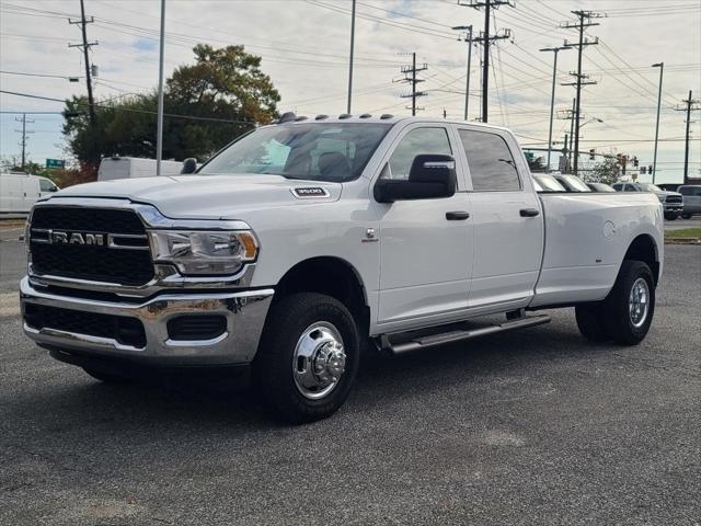 2023 RAM Ram 3500 RAM 3500 TRADESMAN CREW CAB 4X4 8 BOX