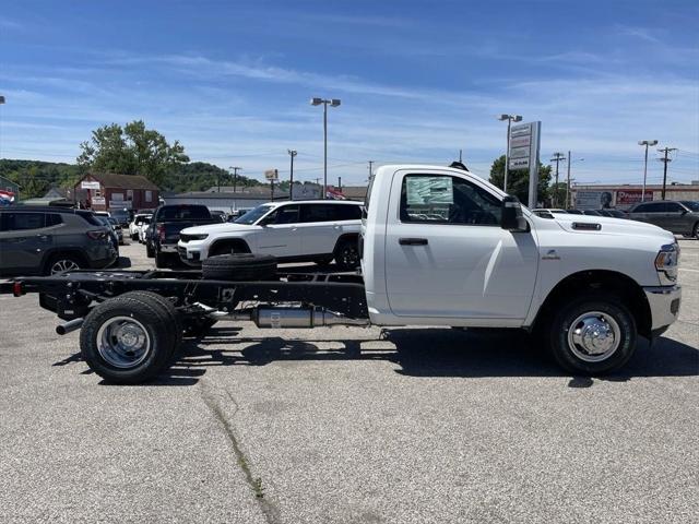 2024 RAM Ram 3500 Chassis Cab RAM 3500 TRADESMAN CHASSIS REGULAR CAB 4X4 84 CA