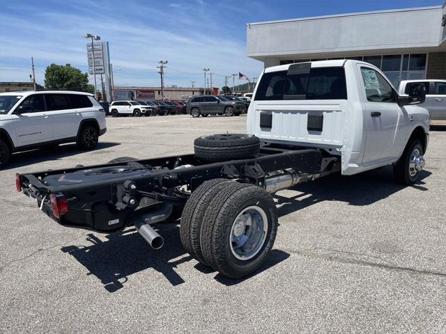 2024 RAM Ram 3500 Chassis Cab RAM 3500 TRADESMAN CHASSIS REGULAR CAB 4X4 84 CA