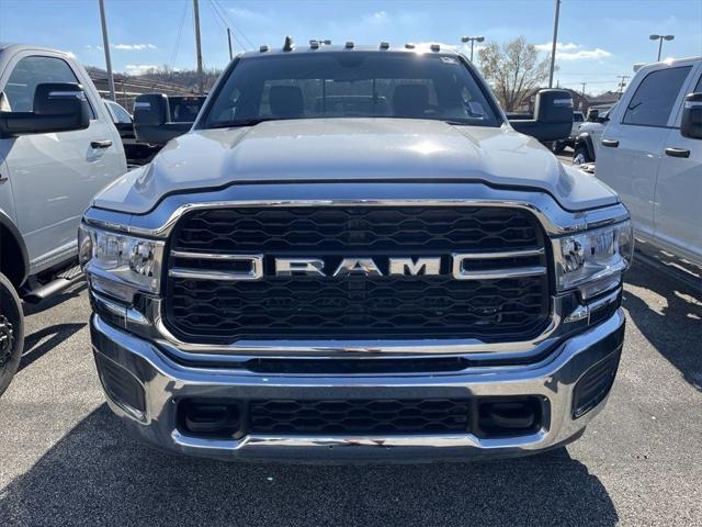 2024 RAM Ram 3500 Chassis Cab RAM 3500 TRADESMAN CHASSIS REGULAR CAB 4X4 84 CA