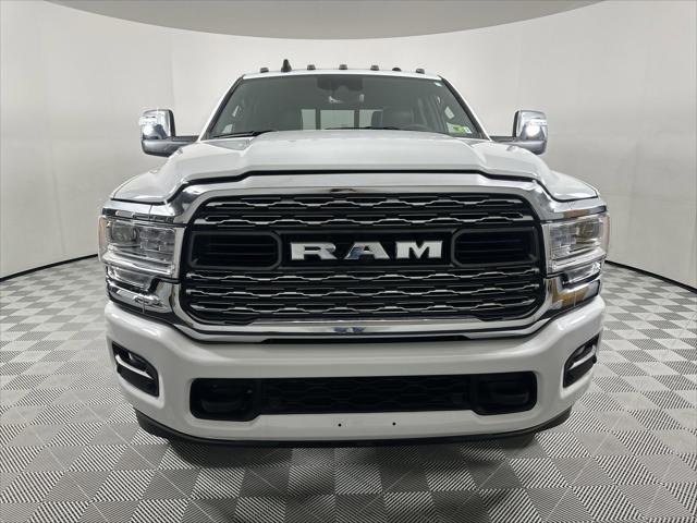 2024 RAM Ram 3500 RAM 3500 LIMITED CREW CAB 4X4 8 BOX 2024 RAM Ram 3500 RAM 3500 LIMITED CREW CAB 4X4 8 BOX