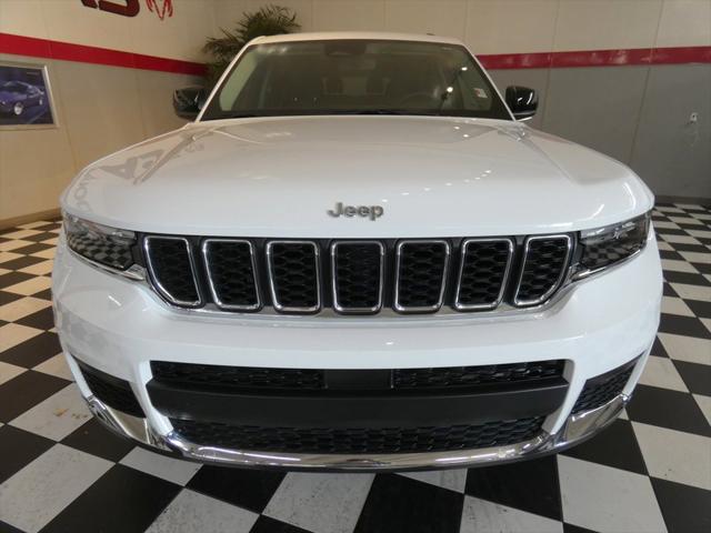 2022 Jeep Grand Cherokee L Laredo 4x4