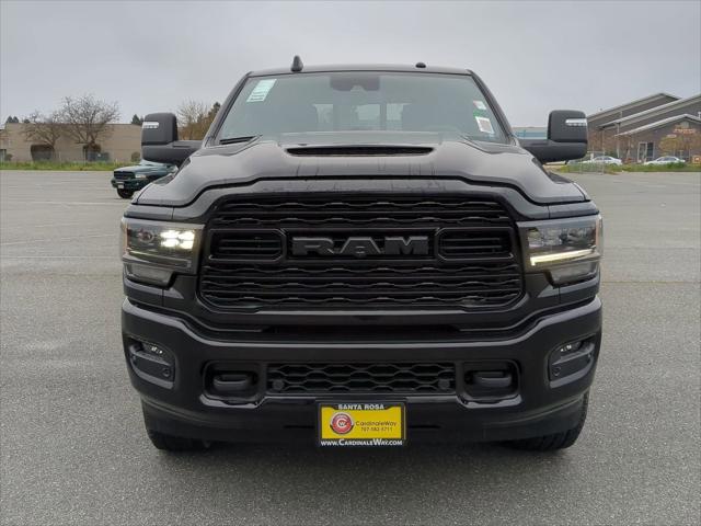 2024 RAM Ram 3500 RAM 3500 LIMITED CREW CAB 4X4 8 BOX