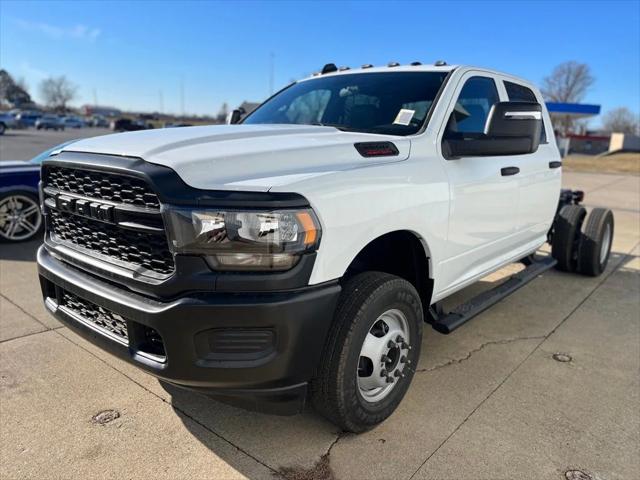 2024 RAM Ram 3500 Chassis Cab RAM 3500 TRADESMAN CREW CAB CHASSIS 4X2 60 CA