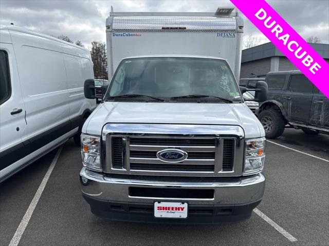 2024 Ford E-450 Cutaway Base