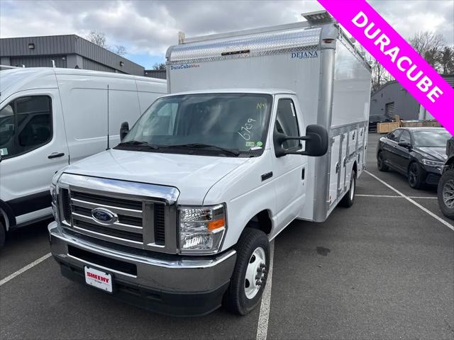 2024 Ford E-450 Cutaway Base