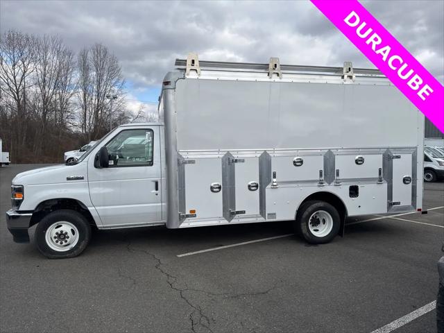 2024 Ford E-450 Cutaway Base