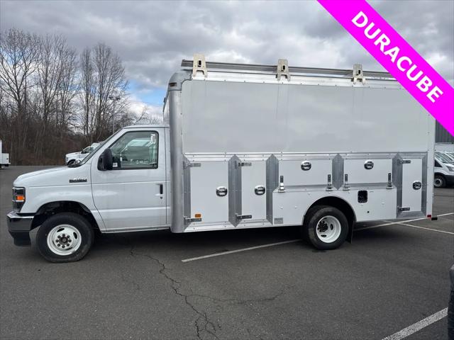 2024 Ford E-450 Cutaway Base
