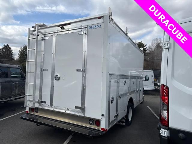 2024 Ford E-450 Cutaway Base