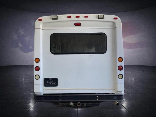 2012 Ford E-450 Cutaway Base