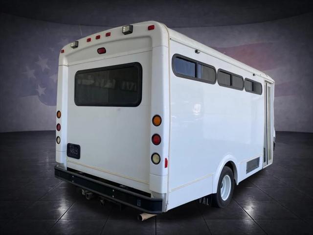 2012 Ford E-450 Cutaway Base