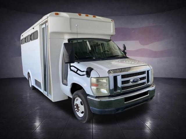 2012 Ford E-450 Cutaway Base