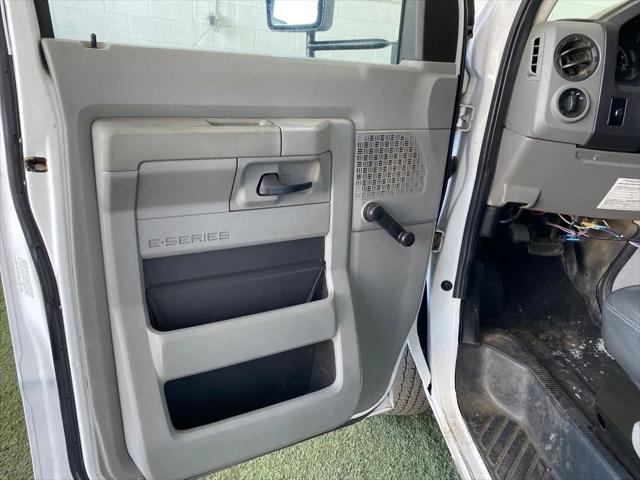 2012 Ford E-450 Cutaway Base