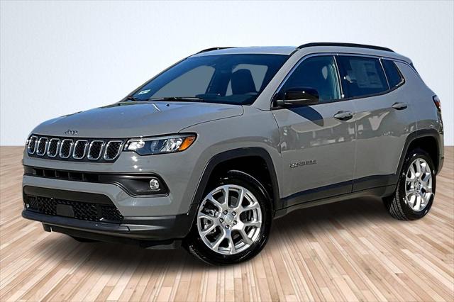 2024 Jeep Compass COMPASS LATITUDE LUX 4X4