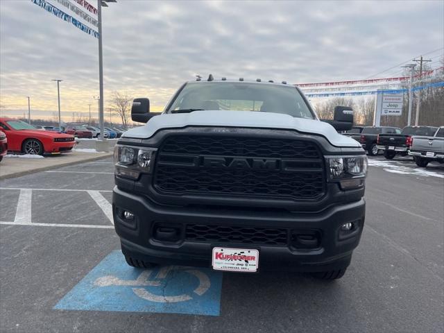 2024 RAM Ram 3500 RAM 3500 TRADESMAN CREW CAB 4X4 8 BOX