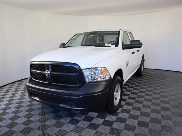 2023 RAM Ram 1500 Classic RAM 1500 CLASSIC TRADESMAN QUAD CAB 4X4 64 BOX