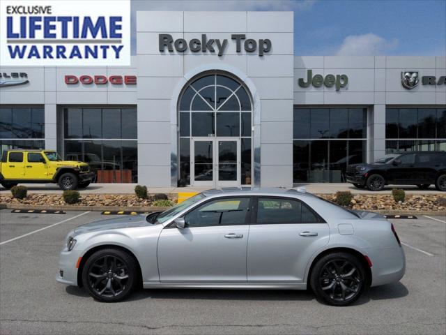 2023 Chrysler Chrysler 300 300 TOURING L RWD