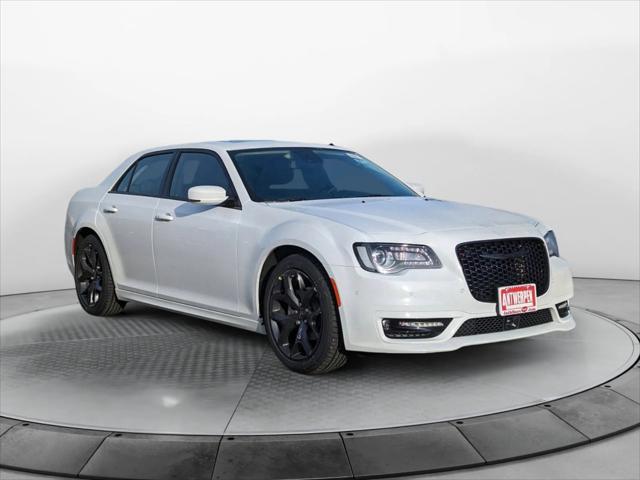 2023 Chrysler Chrysler 300 300 TOURING L RWD