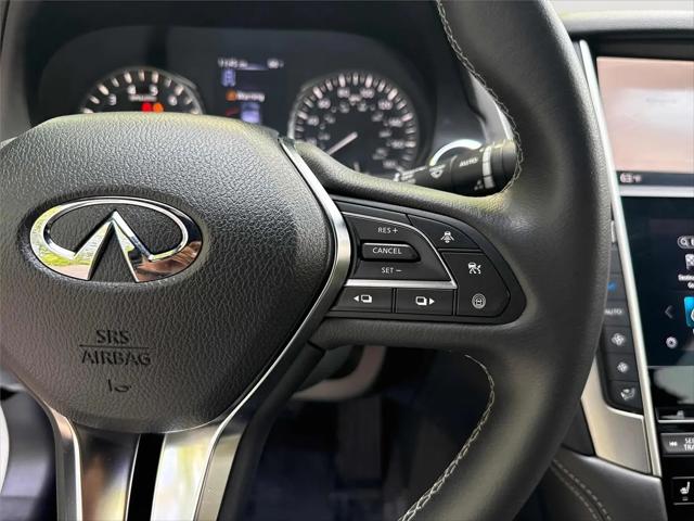 2022 INFINITI Q60 LUXE AWD