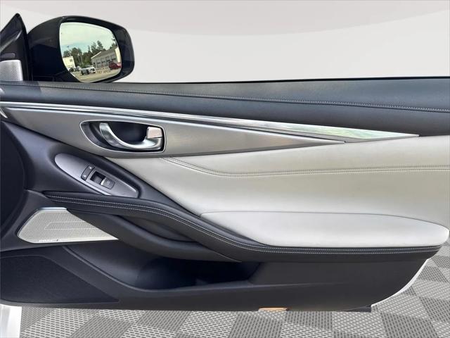 2022 INFINITI Q60 LUXE AWD