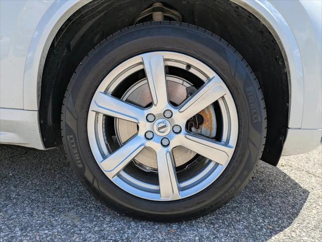 2020 Volvo XC90 T6 Momentum 7 Passenger