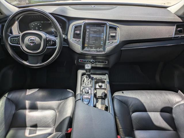 2020 Volvo XC90 T6 Momentum 7 Passenger