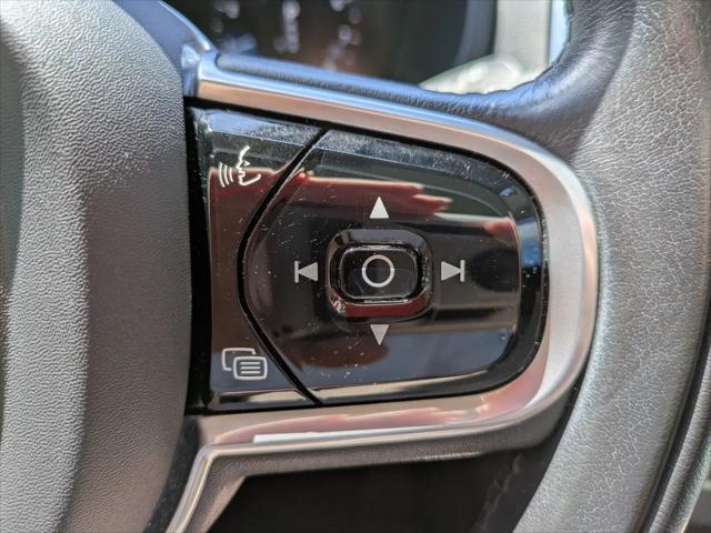 2020 Volvo XC90 T6 Momentum 7 Passenger