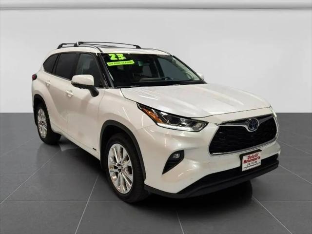 2023 Toyota Highlander Hybrid Limited for sale in Duluth, MN