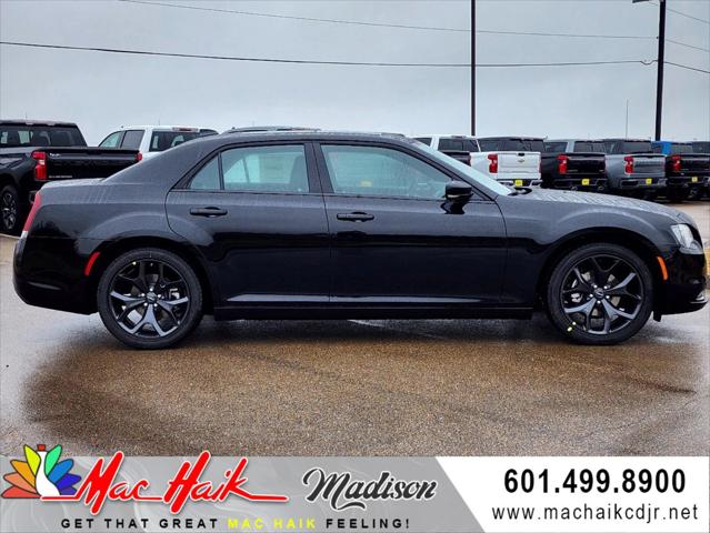 2023 Chrysler Chrysler 300 300S V6