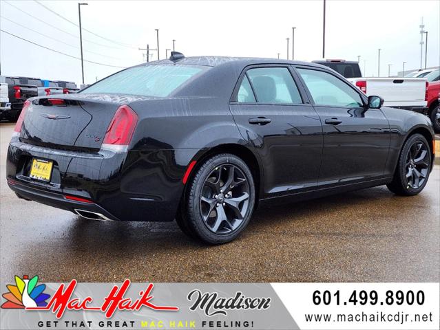 2023 Chrysler Chrysler 300 300S V6