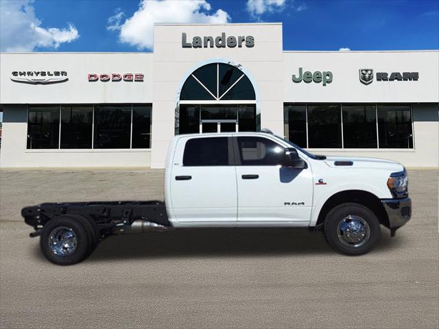 2023 RAM Ram 3500 Chassis Cab RAM 3500 SLT CREW CAB CHASSIS 4X4 60 CA
