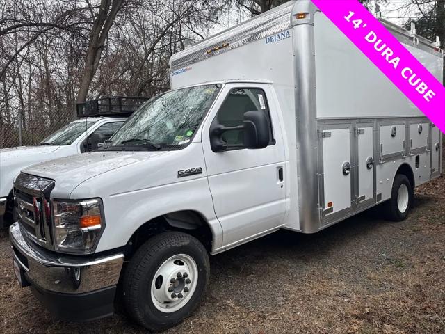2024 Ford E-450 Cutaway Base
