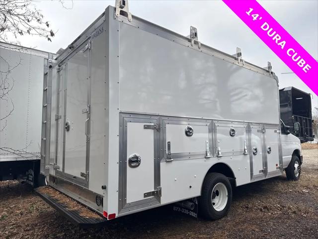 2024 Ford E-450 Cutaway Base