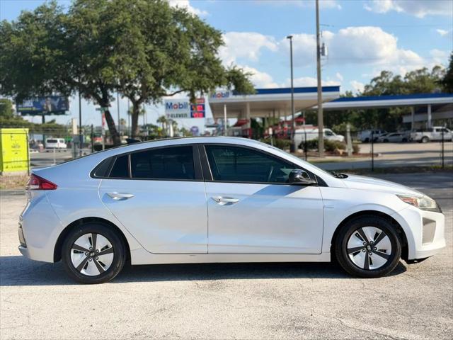 2017 Hyundai IONIQ Hybrid Blue