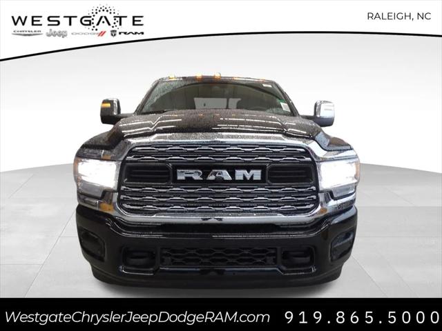 2024 RAM Ram 3500 RAM 3500 LIMITED CREW CAB 4X4 8 BOX