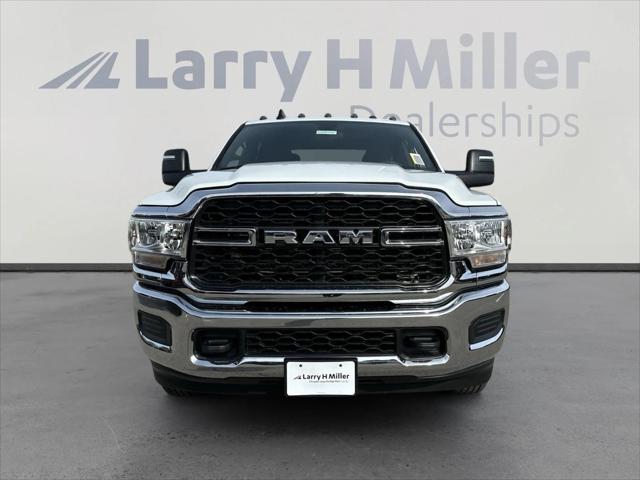 2024 RAM Ram 3500 Chassis Cab RAM 3500 TRADESMAN CREW CAB CHASSIS 4X4 60 CA