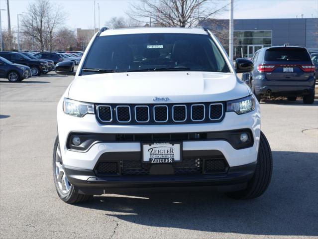 2024 Jeep Compass COMPASS LATITUDE LUX 4X4