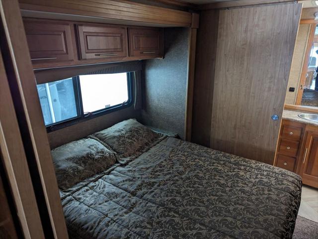 2015 Ford F-53 Motorhome