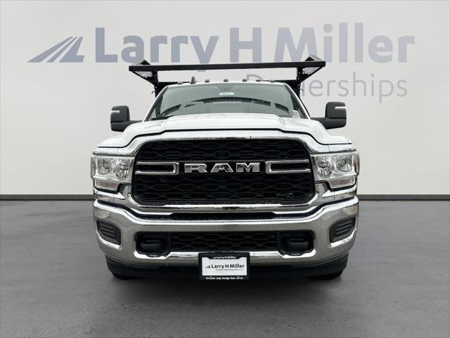 2024 RAM Ram 3500 Chassis Cab RAM 3500 TRADESMAN CHASSIS REGULAR CAB 4X4 84 CA