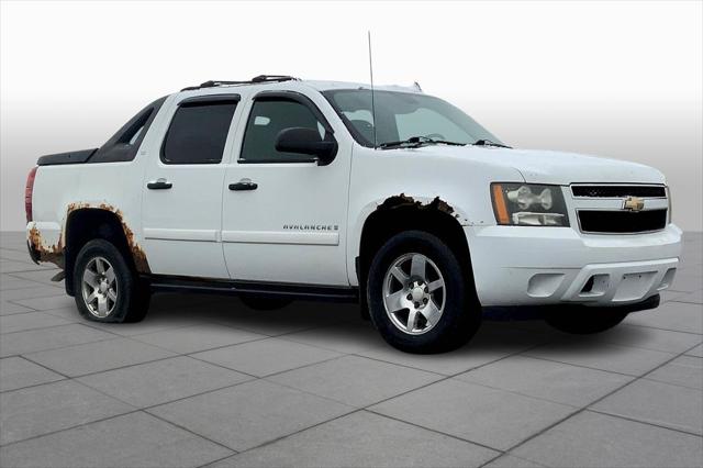 2008 Chevrolet Avalanche LS for sale in Flint, MI