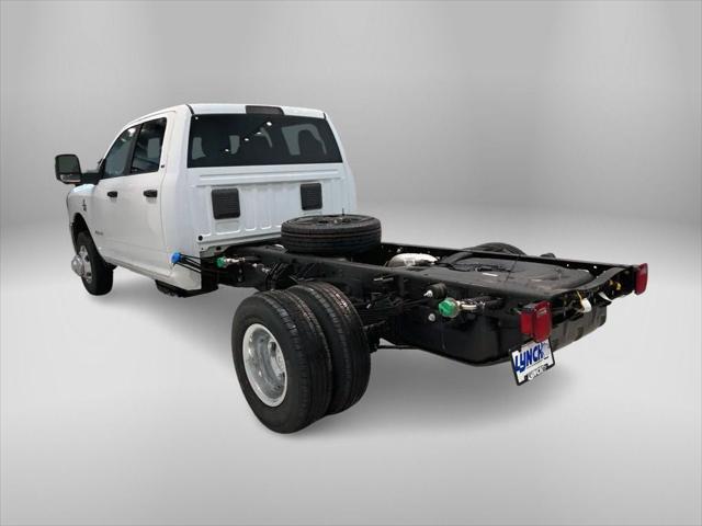 2024 RAM Ram 3500 Chassis Cab RAM 3500 SLT CREW CAB CHASSIS 4X4 60 CA