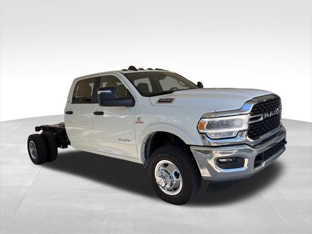 2024 RAM Ram 3500 Chassis Cab RAM 3500 SLT CREW CAB CHASSIS 4X4 60 CA