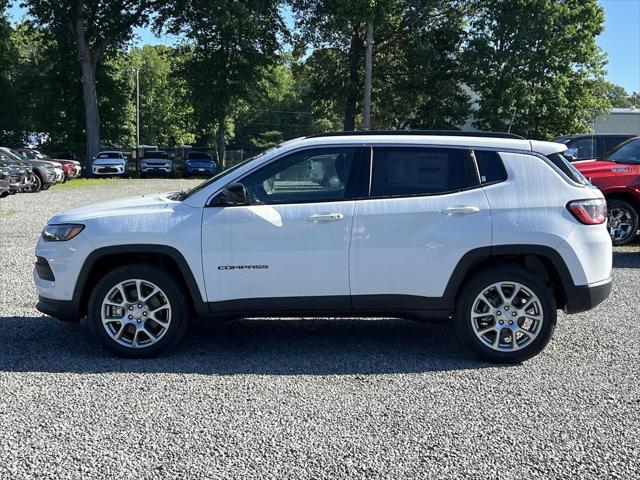 2024 Jeep Compass COMPASS LATITUDE LUX 4X4