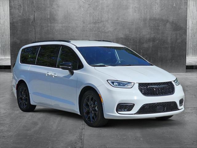 2024 Chrysler Pacifica PACIFICA TOURING L