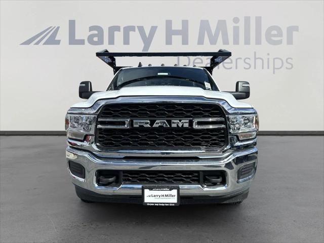 2024 RAM Ram 3500 Chassis Cab RAM 3500 TRADESMAN CHASSIS REGULAR CAB 4X4 84 CA