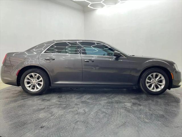 2016 Chrysler 300 Limited