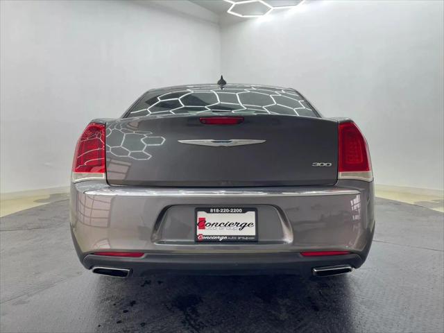 2016 Chrysler 300 Limited