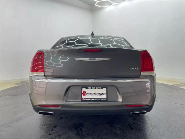 2016 Chrysler 300 Limited