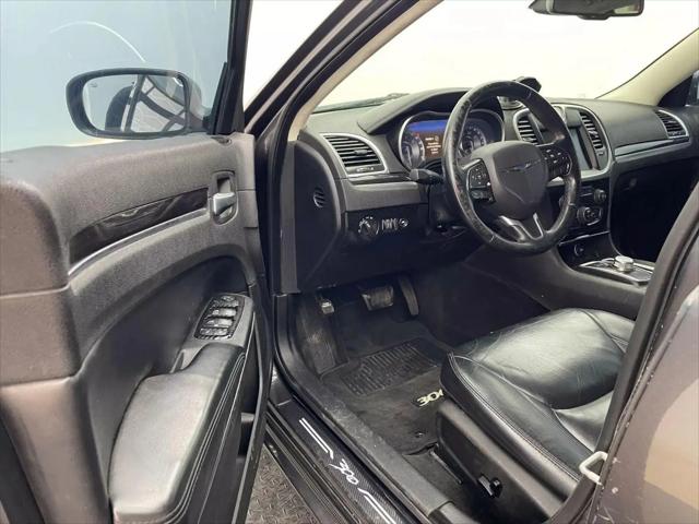 2016 Chrysler 300 Limited